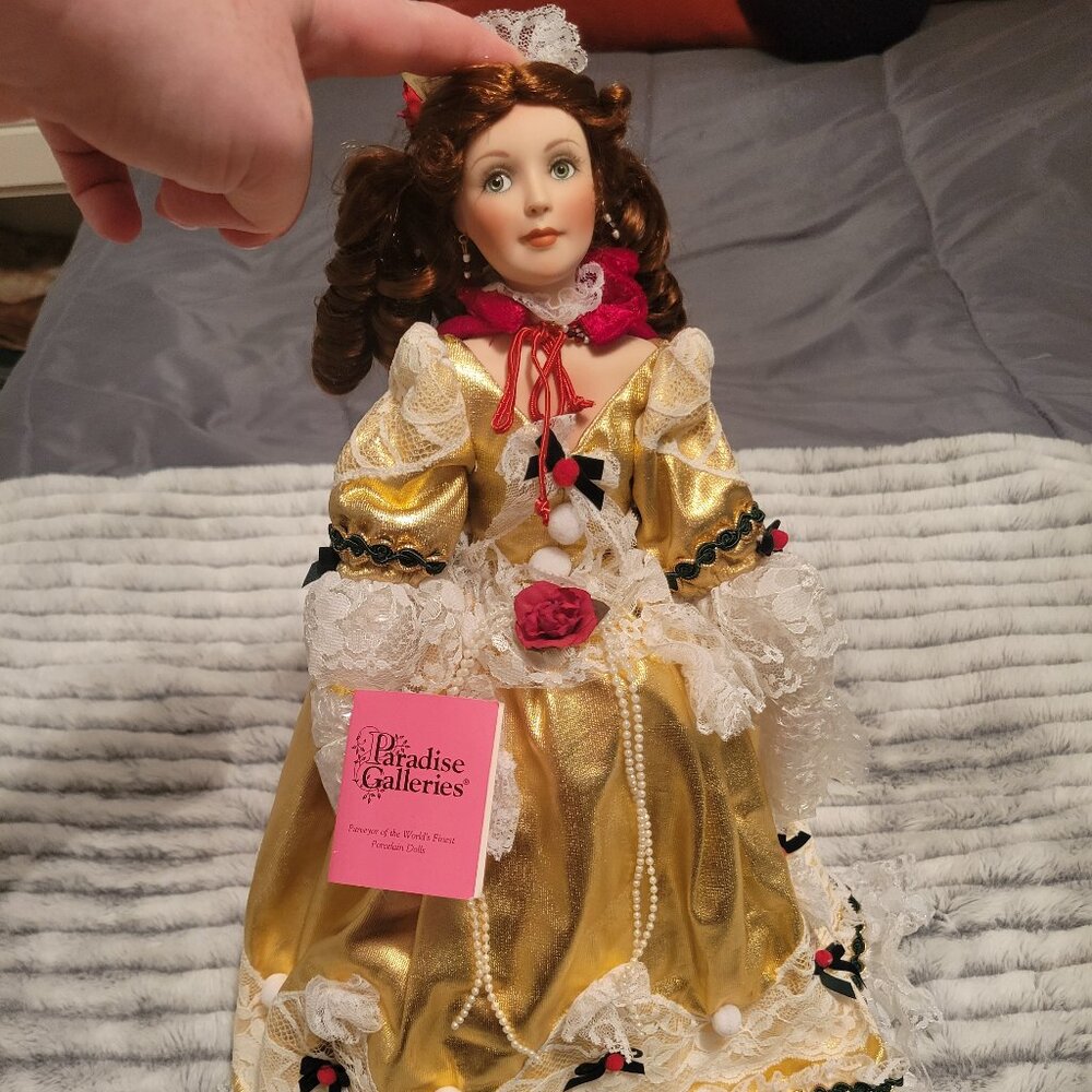 Paradise Galleries: Christmas Ball Collection. Victorian style.